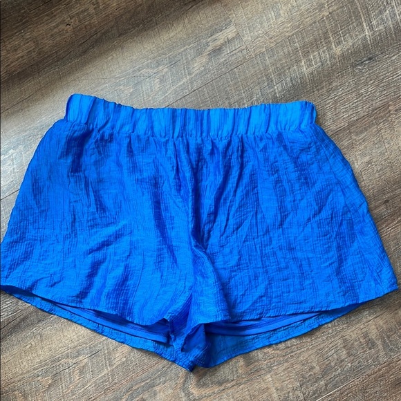NWT Lulu's Blue Shorts Vibrant and Relaxed - Picture 1 of 3